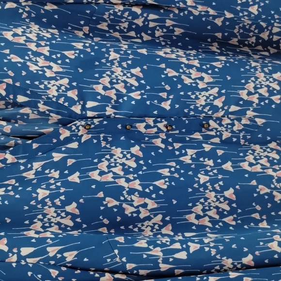 LC Lauren Conrad blue heart print 3/4 button down blouse size medium long sleeve - Picture 2 of 8
